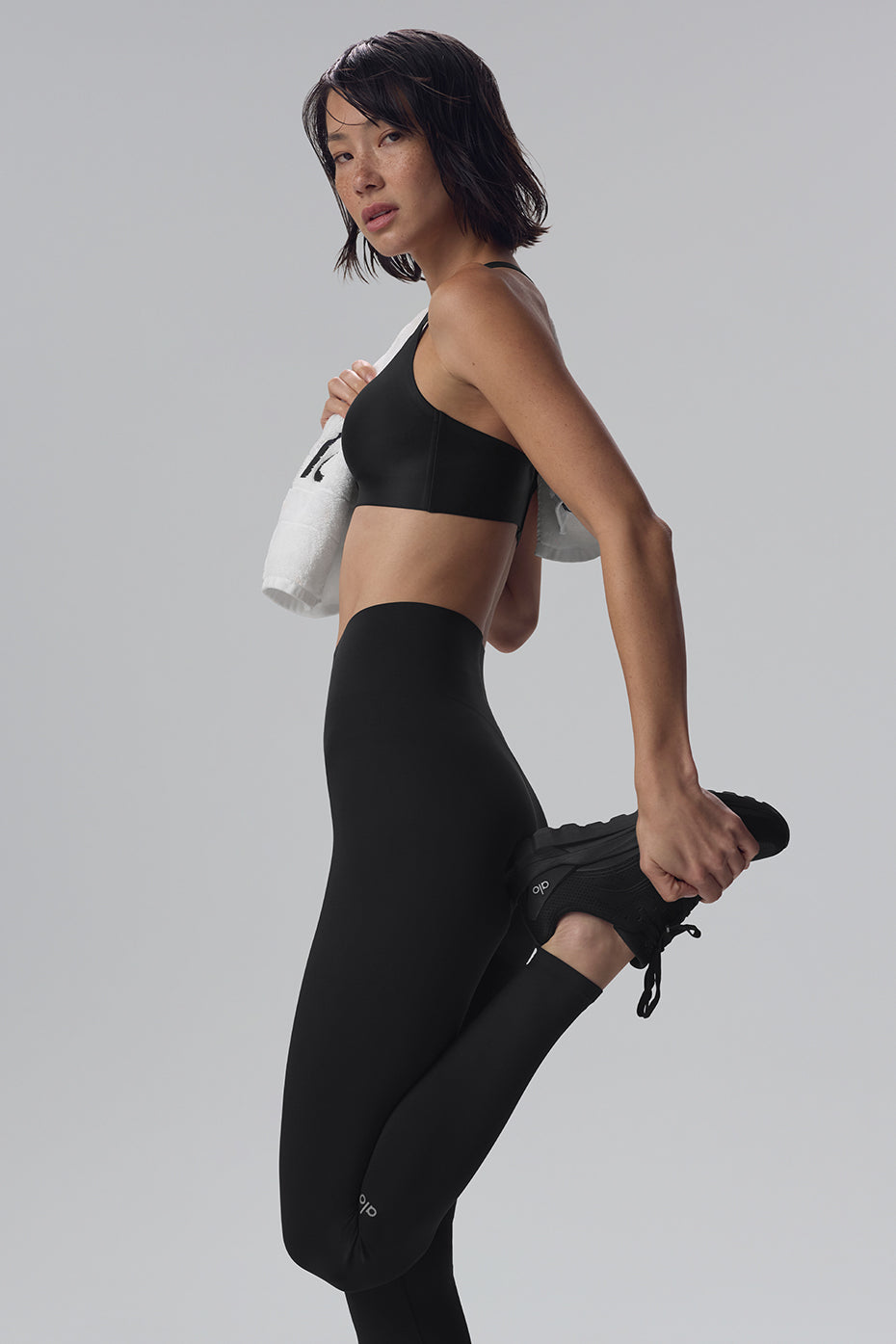 Airlift Strength Extreme High Rise 7/8 Leggings — Black