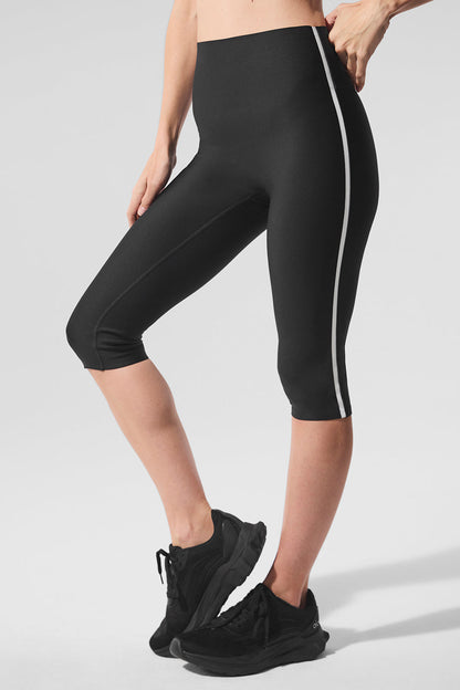Airlift High Rise Super Sleek Contrast Capri — Black/White