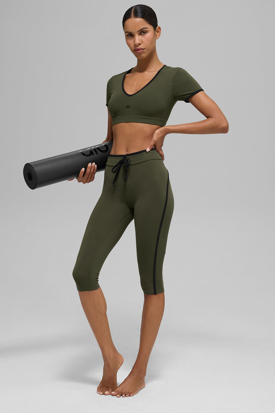 Airbrush High Rise Race Pace Capri — Green Olive/Black