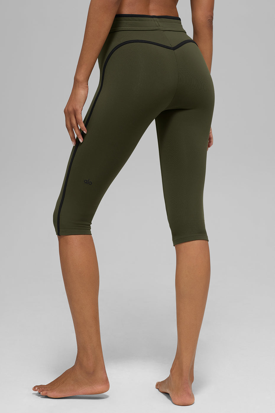 Airbrush High Rise Race Pace Capri — Green Olive/Black