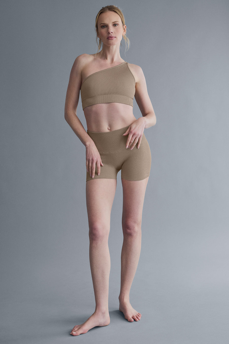 3" Seamless Ribbed Shimmer Shorts — Gravel