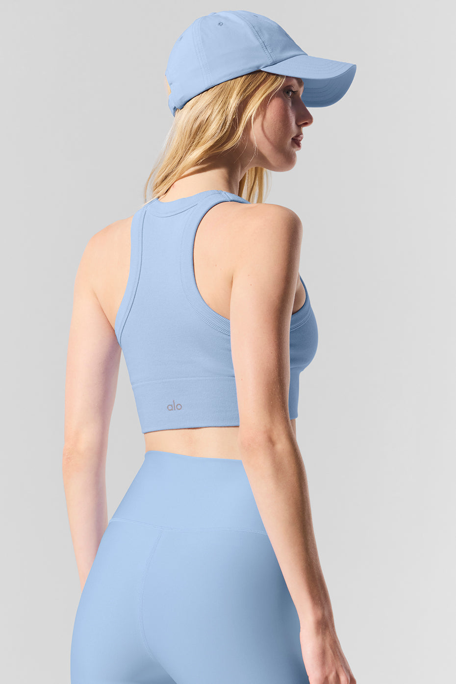 Seamless Delight High Neck Sports Bra — Seashell Blue